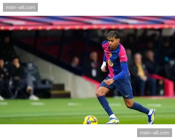 替补奇兵：巴萨小将亚马尔替补登场造两球，刷新欧冠纪录