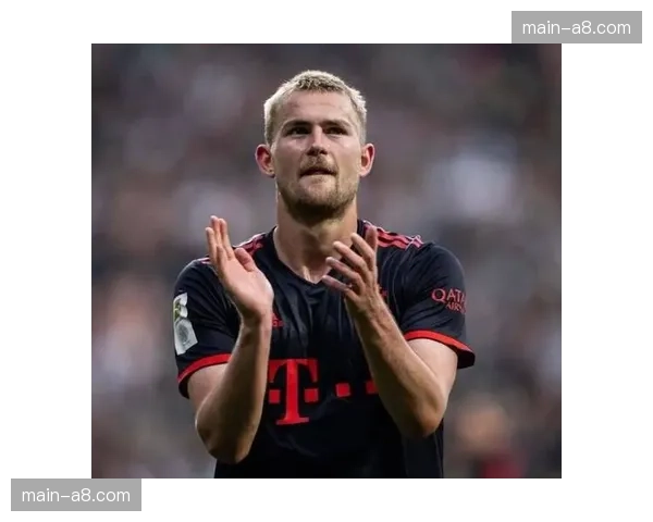 伤病更新：拜仁慕尼黑官方确认，德里赫特已恢复合练有望周末复出